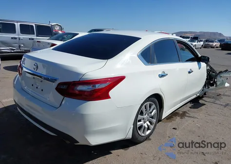 2018 Nissan Altima 2.5 S z USA, uszkodzony, nr VIN 1N4AL3AP4JC225682